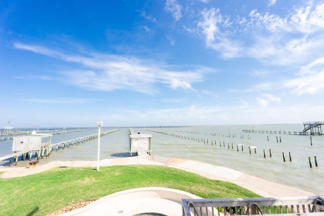 1417 8th Street, Dickinson, TX 77539