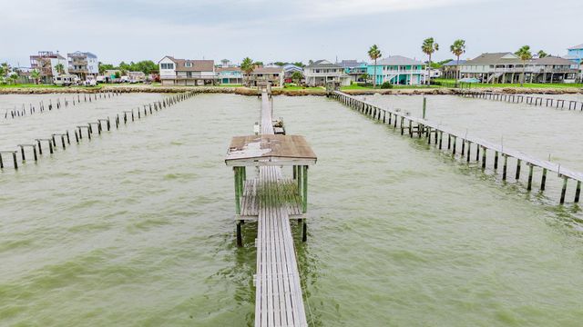 1417 8th Street, Dickinson, TX 77539