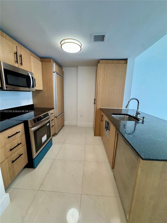 10275 Collins Ave 316, Bal Harbour, FL 33154