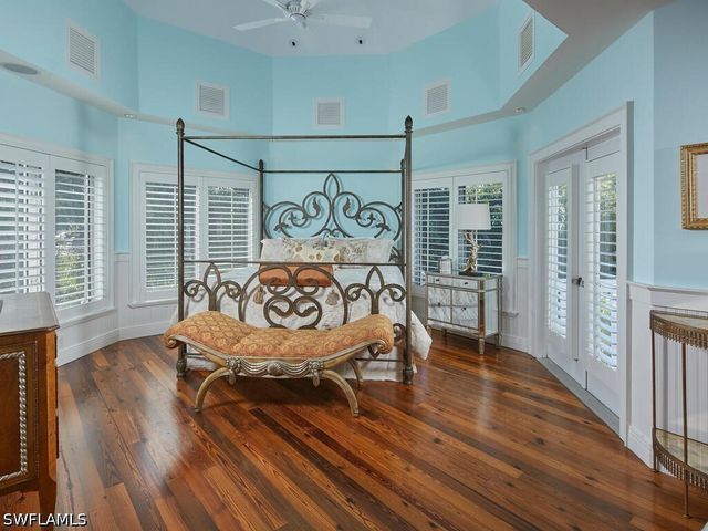 2750 Treasure LN, Naples, FL 34102