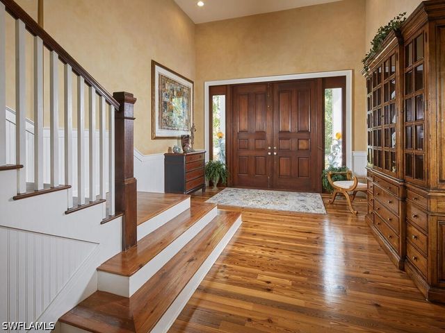 2750 Treasure LN, Naples, FL 34102