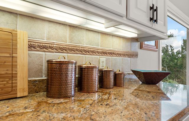 8072 Enclave Circle, Woodbury, MN 55125