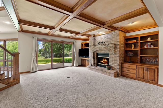 8072 Enclave Circle, Woodbury, MN 55125