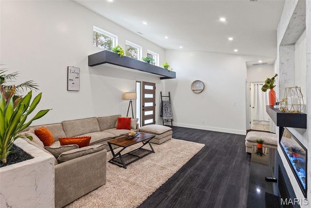 55 Dell Avenue, East Alton, IL 62024