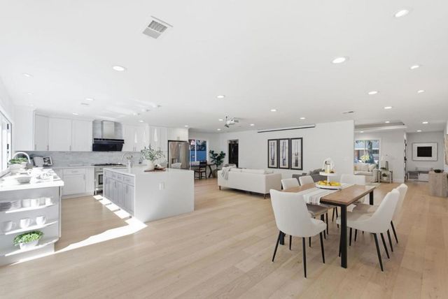 571 Anza Street, Mountain View, CA 94041