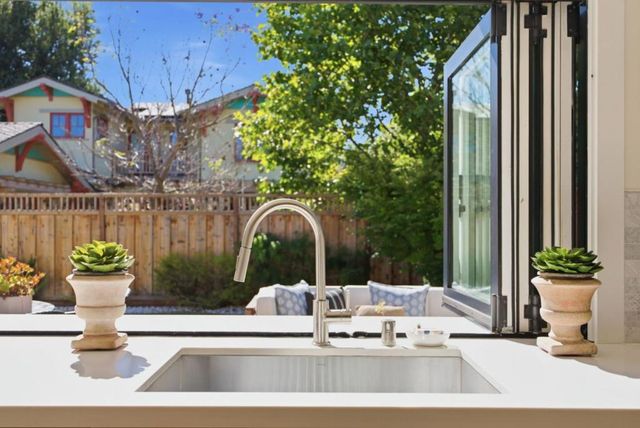 571 Anza Street, Mountain View, CA 94041