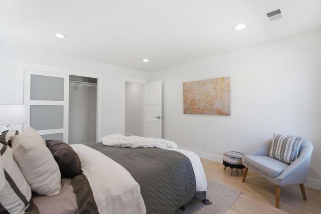 571 Anza Street, Mountain View, CA 94041