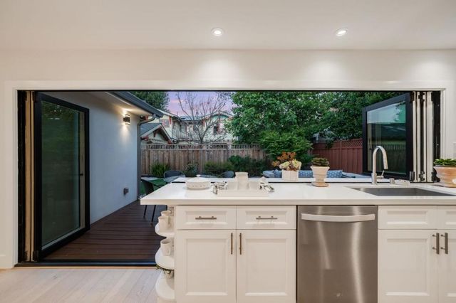 571 Anza Street, Mountain View, CA 94041