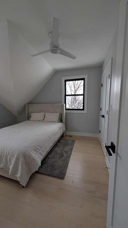 Image 8 of property listing at 4940 W Huron Street, Chicago, IL 60644