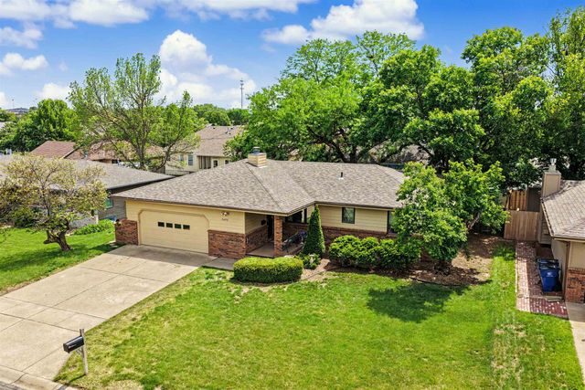 2436 Village Ln, Salina, KS 67401