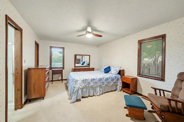 2436 Village Ln, Salina, KS 67401