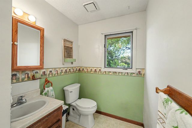2436 Village Ln, Salina, KS 67401