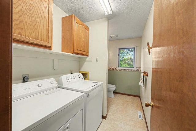 2436 Village Ln, Salina, KS 67401