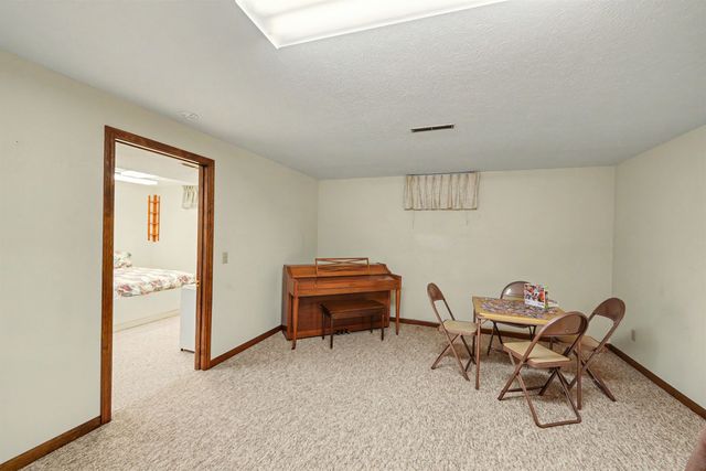 2436 Village Ln, Salina, KS 67401