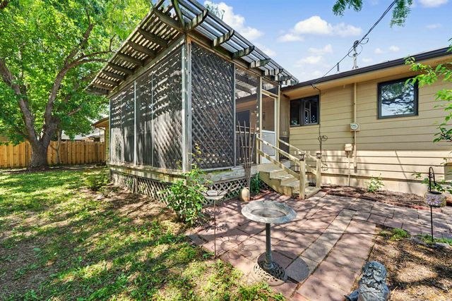 2436 Village Ln, Salina, KS 67401
