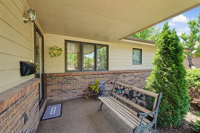 2436 Village Ln, Salina, KS 67401
