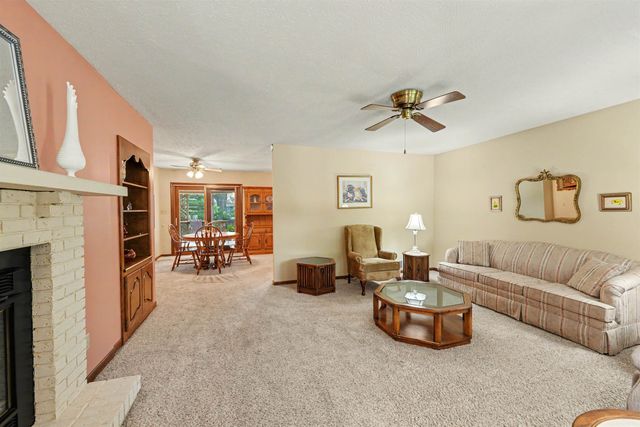 2436 Village Ln, Salina, KS 67401
