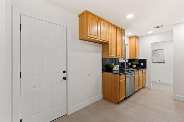 3908 Westporter Dr, Sacramento, CA 95826