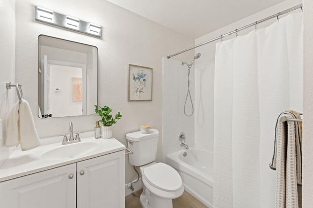 3908 Westporter Dr, Sacramento, CA 95826