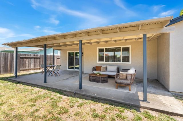 3908 Westporter Dr, Sacramento, CA 95826