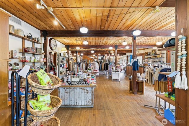 20211 Vashon Highway SW, Vashon, WA 98070