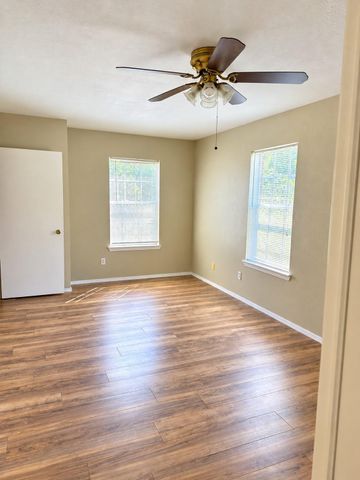 4714 Oleander Street D, Bacliff, TX 77518