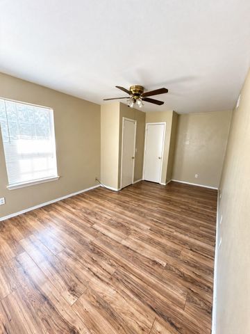 4714 Oleander Street D, Bacliff, TX 77518