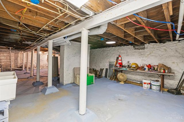 2519 Warsaw Avenue, Cincinnati, OH 45204