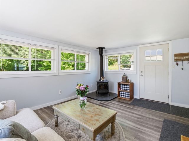 96 Swan Ave, Fitchburg, MA 01420