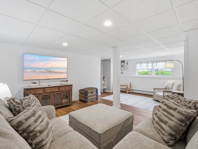 96 Swan Ave, Fitchburg, MA 01420