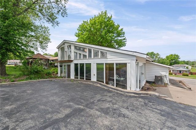 2509 S 53rd Street, Kansas City, KS 66106