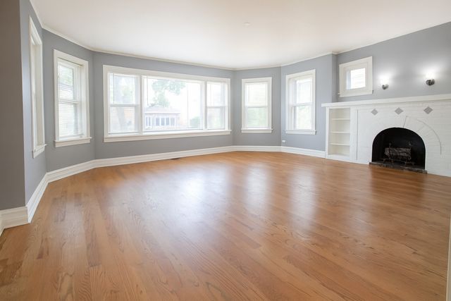 7955 S Chappel Avenue, Chicago, IL 60617