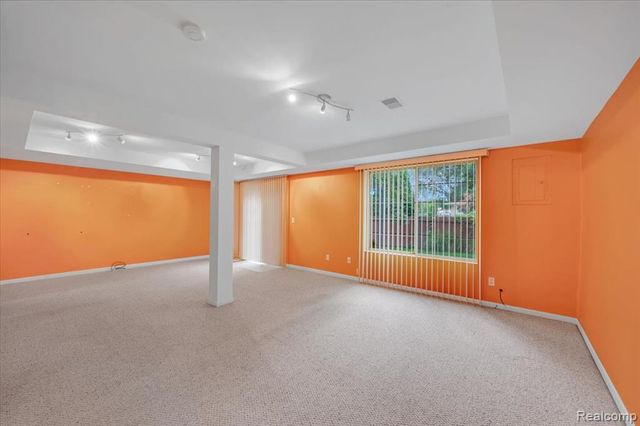30881 Lee Frank Lane, Madison Heights, MI 48071