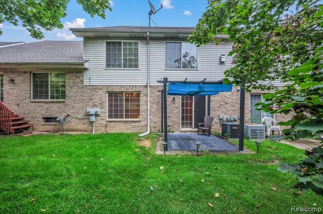30881 Lee Frank Lane, Madison Heights, MI 48071