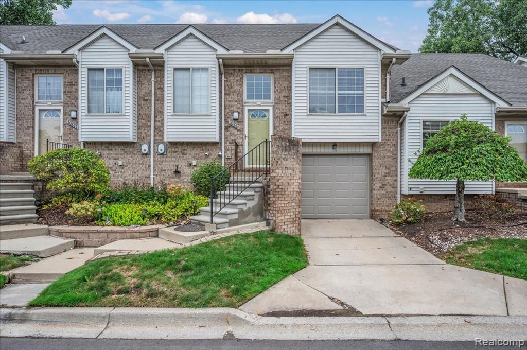 30881 Lee Frank Lane, Madison Heights, MI 48071