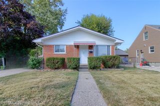 2715 Kenmore Road, Berkley, MI 48072