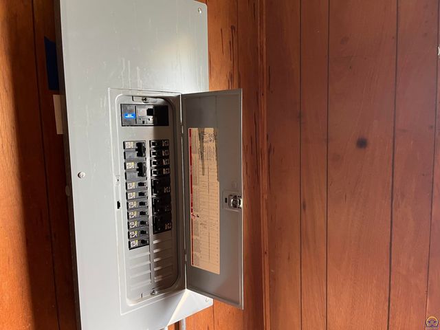 801 W 7th Ave, Emporia, KS 66801