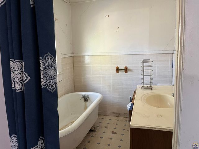 801 W 7th Ave, Emporia, KS 66801