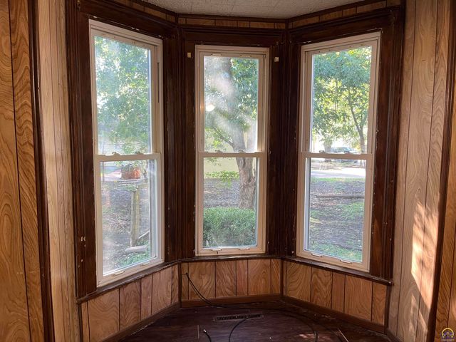 801 W 7th Ave, Emporia, KS 66801