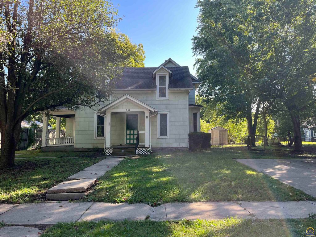 801 W 7th Ave, Emporia, KS 66801