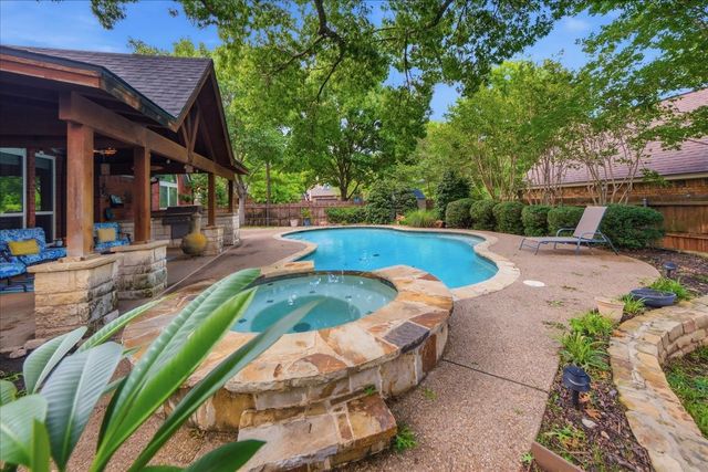 4016 Stone Brooke Drive, Grapevine, TX 76051