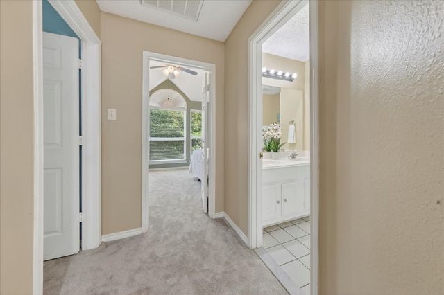 4016 Stone Brooke Drive, Grapevine, TX 76051