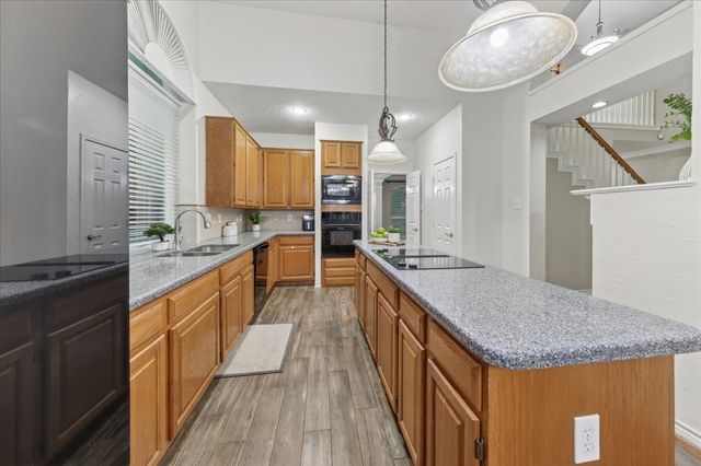4016 Stone Brooke Drive, Grapevine, TX 76051