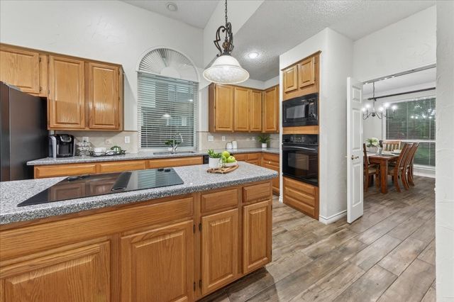 4016 Stone Brooke Drive, Grapevine, TX 76051