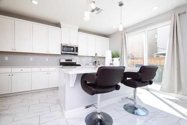 3596 Birdland Ave, Sacramento, CA 95835