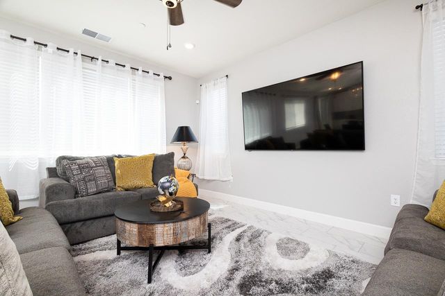 3596 Birdland Ave, Sacramento, CA 95835