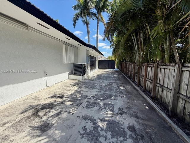 13431 SW 32nd St, Miami, FL 33175