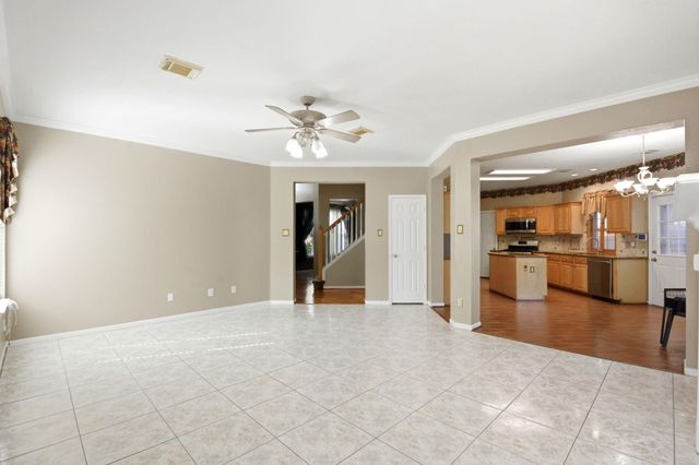 2718 Honeysuckle Walk, Spring, TX 77388