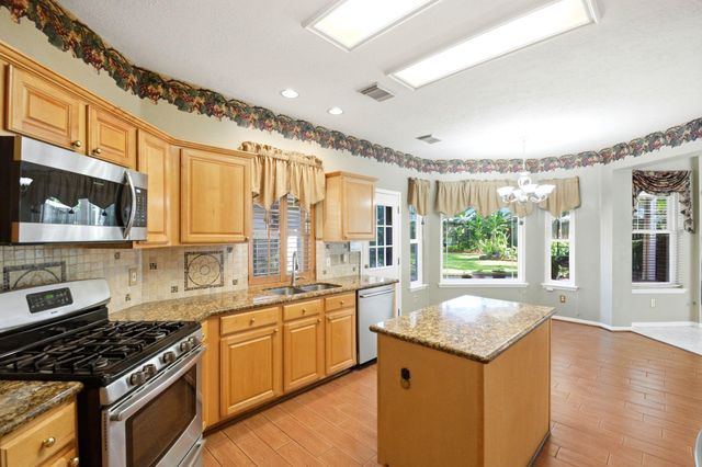 2718 Honeysuckle Walk, Spring, TX 77388