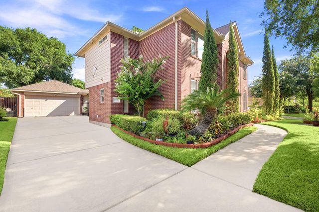 2718 Honeysuckle Walk, Spring, TX 77388